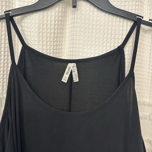 Black tank top with open shoulders - Picture 3 of 4